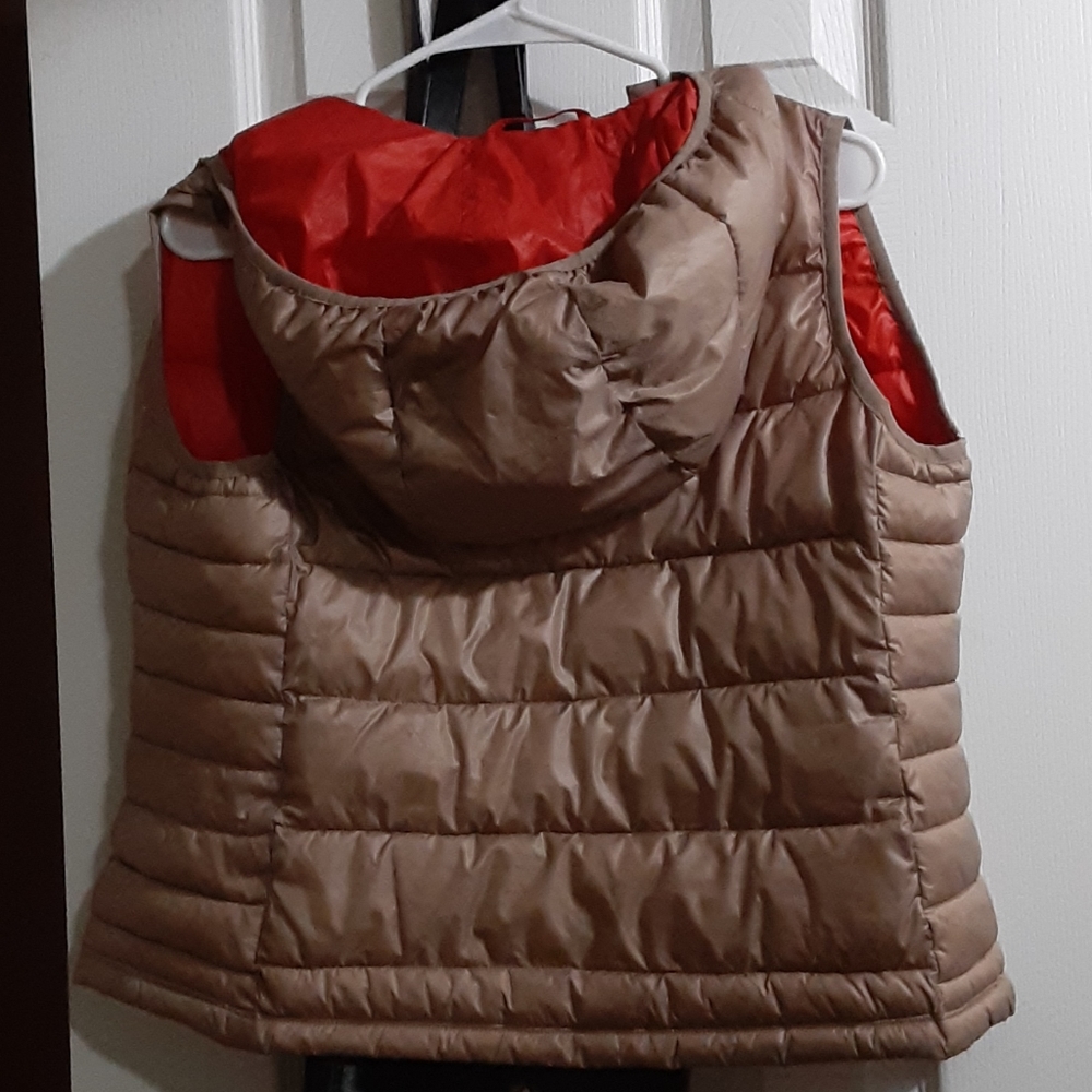 Vest - Picture 3 of 4
